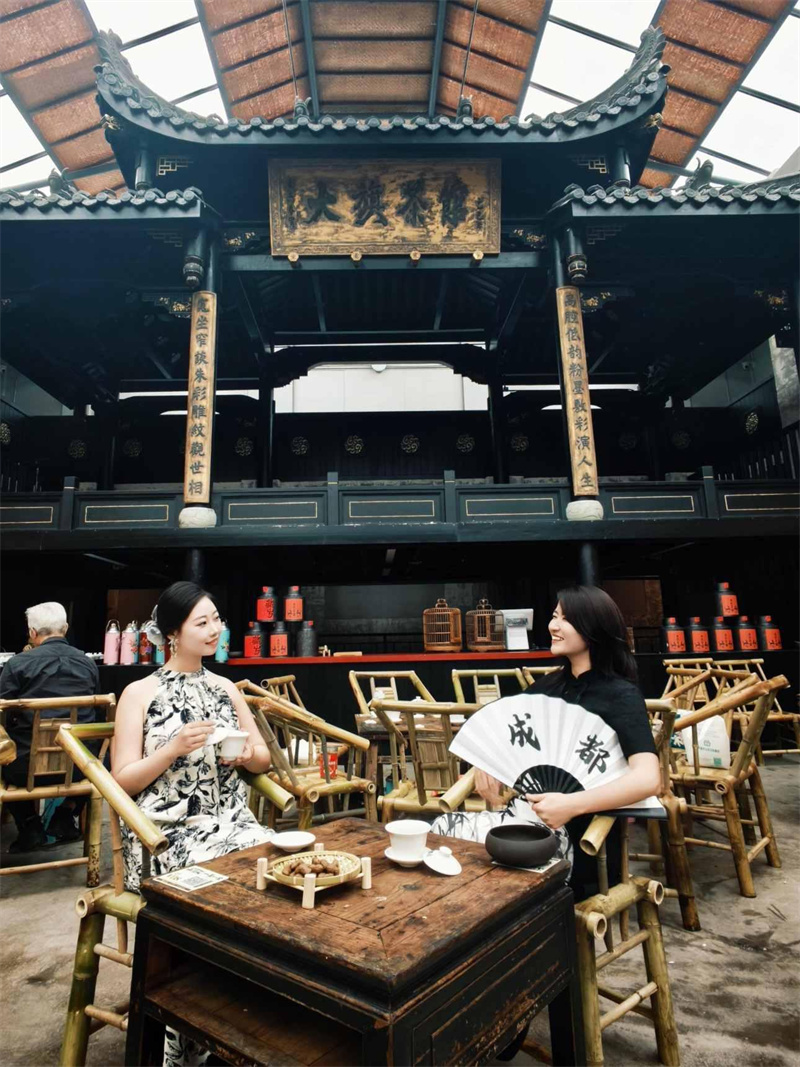 成都青羊：老廠房“爆改”大旗茶館 變身消費新地標(圖1)