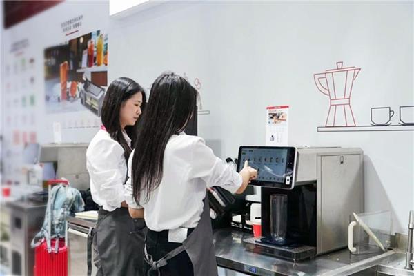 安吉爾閃耀2025深圳餐博會 專業智能餐飲淨水解決方案領航行業新未來(圖3)