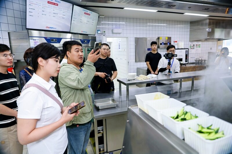 九遊娛樂：消費市場擴容升級商貿流通煥新提質——“十四五”經濟社會發展成就係列報告之十二(圖1)