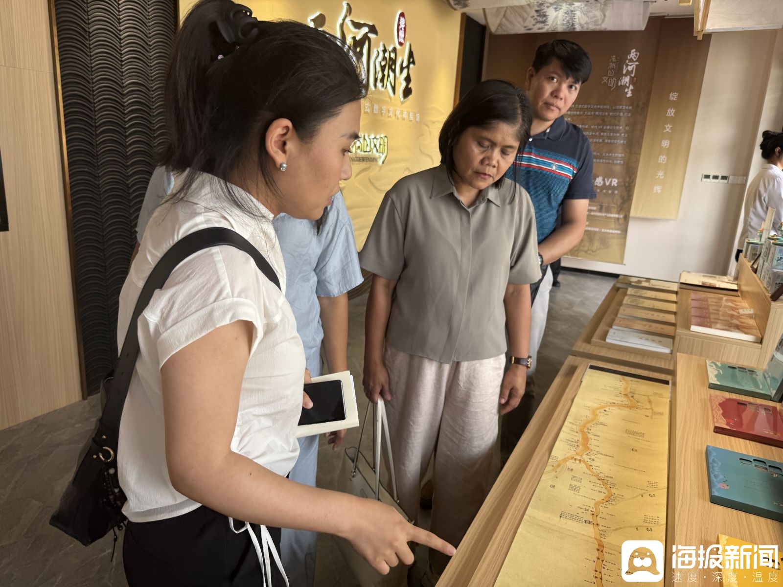 “漫步中國·山東行”外國友人感知體驗活動走進德州“兩河潮生”項目_大眾網(圖1)